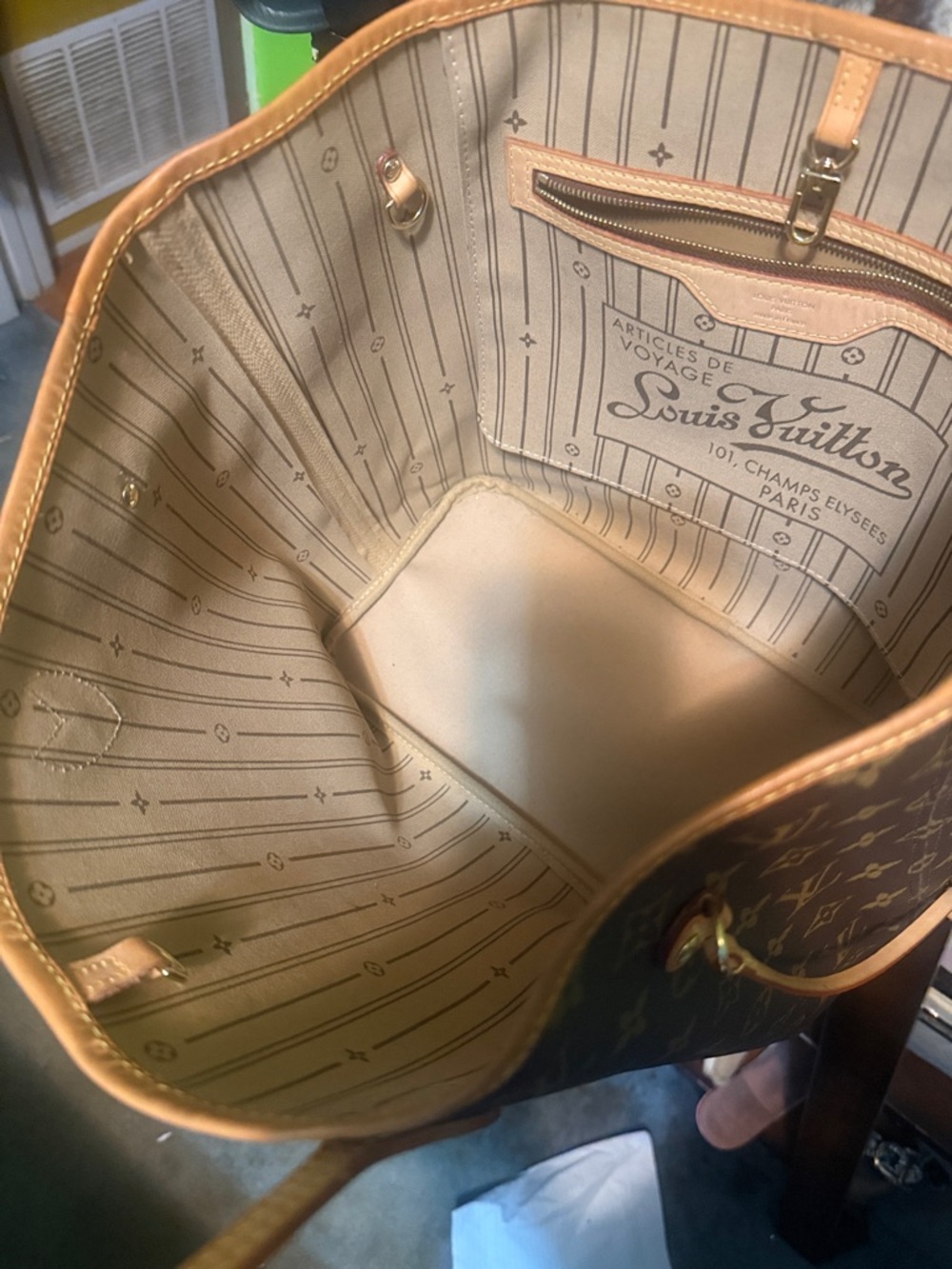 Louis Vuitton Monogram Canvas Tote with Tan Trim - Picture 8 of 9